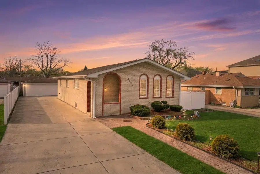 8808 Meade Avenue, Oak Lawn, IL 60453 - Image #2