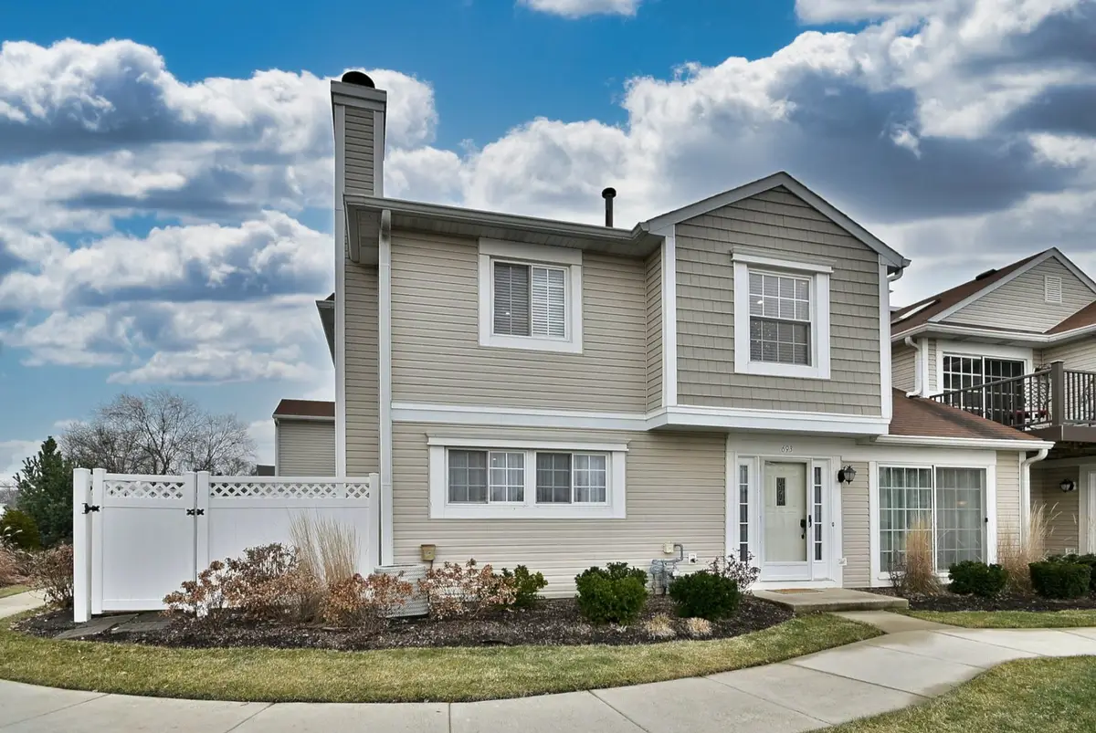 693 Le Parc Circle, Buffalo Grove, IL 60089 - Image #1