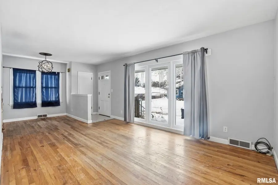 2427 29 1/2 Street, Rock Island, IL 61201 - Image #3