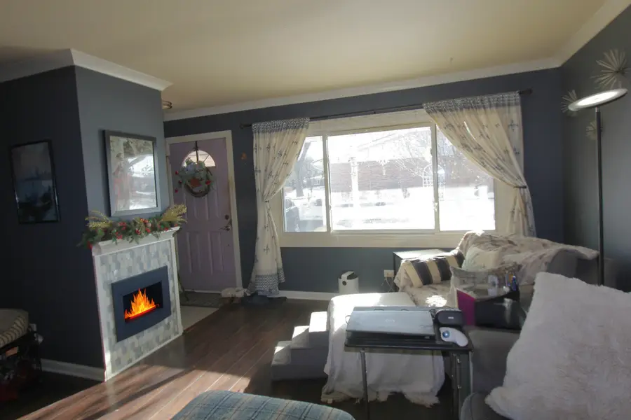 98 Wiltshire Court, Schaumburg, IL 60193 - Image #2