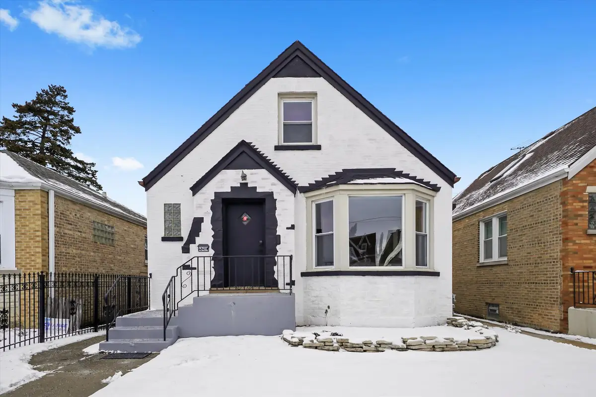 4840 W Waveland Avenue, Chicago, IL 60641 - Image #1