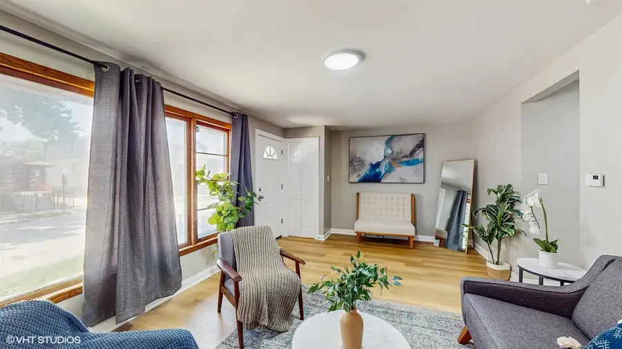 2701 S Hillock Avenue, Chicago, IL 60608 - Image #3