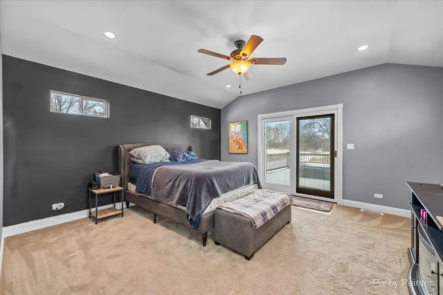 390 S Garden Avenue, Roselle, IL 60172 - Image #2