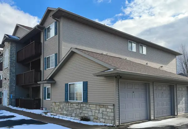 213 E Price Street #202, Eldridge, IA 52748