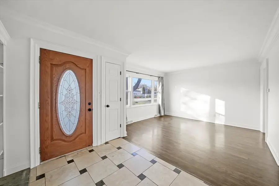 1918 Parklane Avenue, McHenry, IL 60050 - Image #2