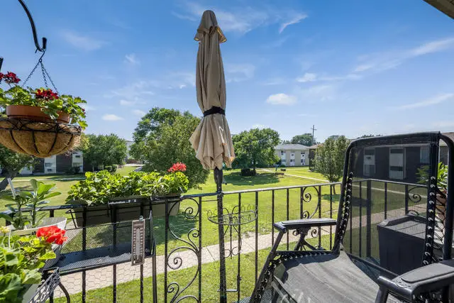 8856 N Northshore Drive #2C, Des Plaines, IL 60016 - Image #2