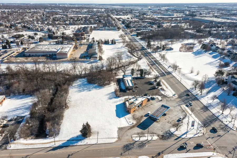 450 Lily Cache Lane, Bolingbrook, IL 60440 - Image #3