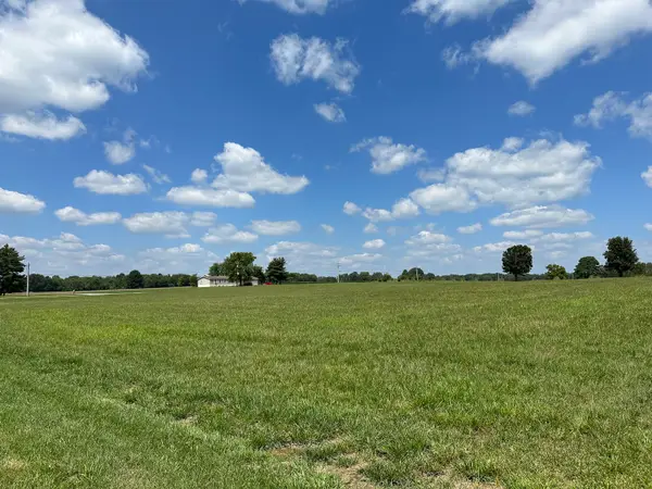 15 Holland Drive, Mt Vernon, IL 62864