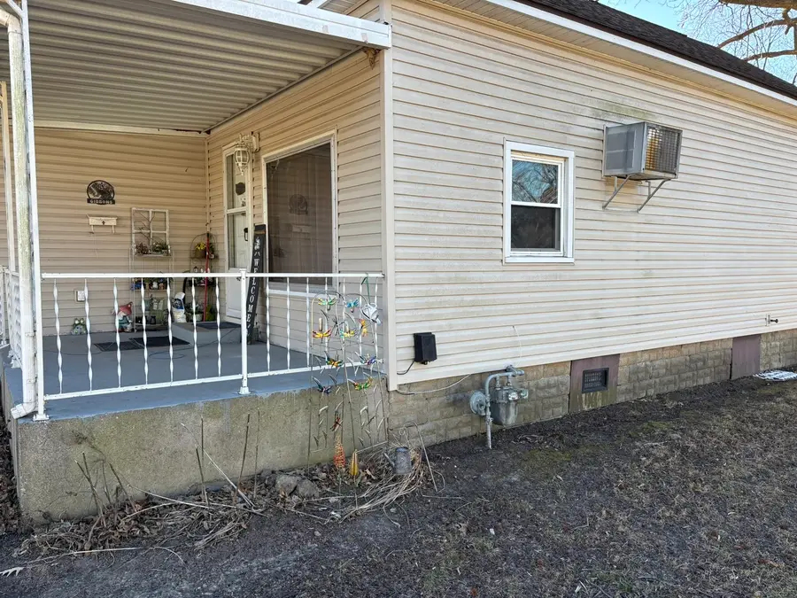 403 Layman Street, Benton, IL 62812 - Image #3