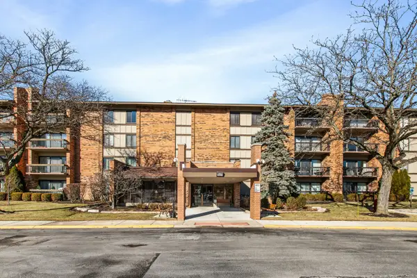 77 Lake Hinsdale Drive #207, Willowbrook, IL 60527
