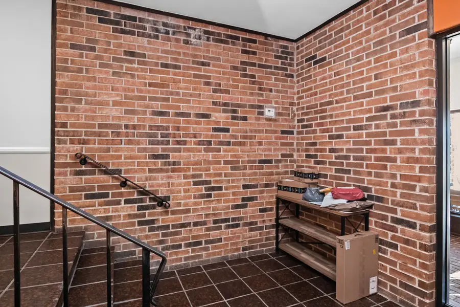 77 Lake Hinsdale Drive #207, Willowbrook, IL 60527 - Image #2