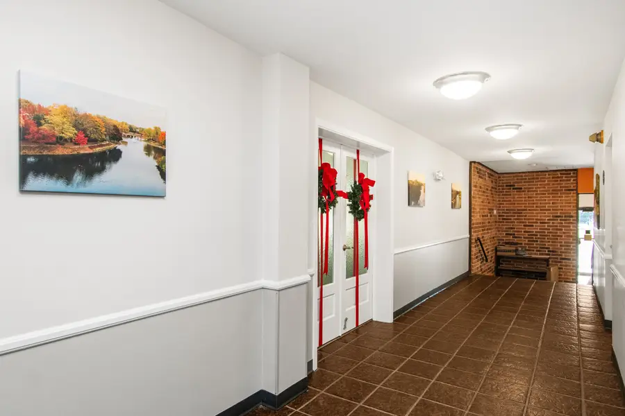 77 Lake Hinsdale Drive #207, Willowbrook, IL 60527 - Image #3