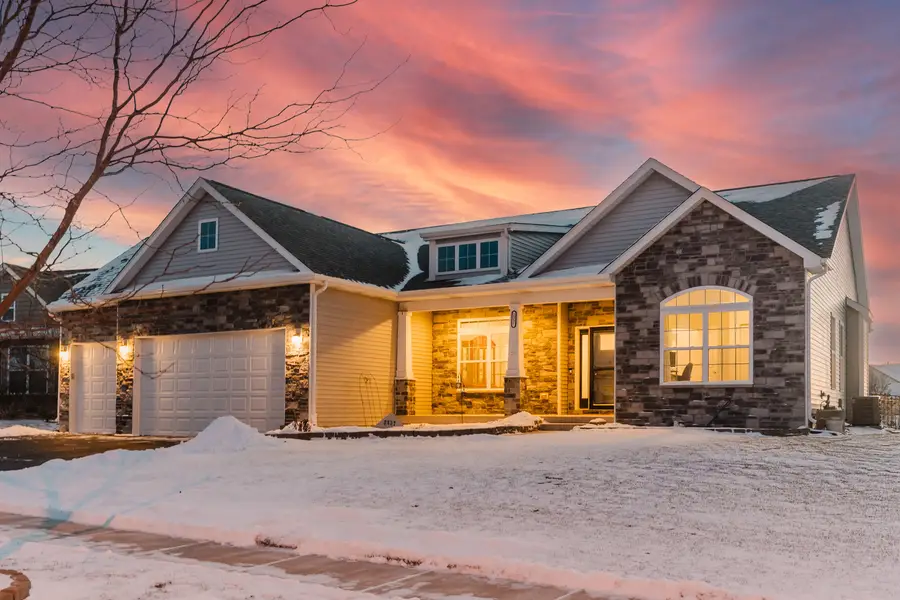 2337 Coventry Circle S, Sycamore, IL 60178 - Image #2