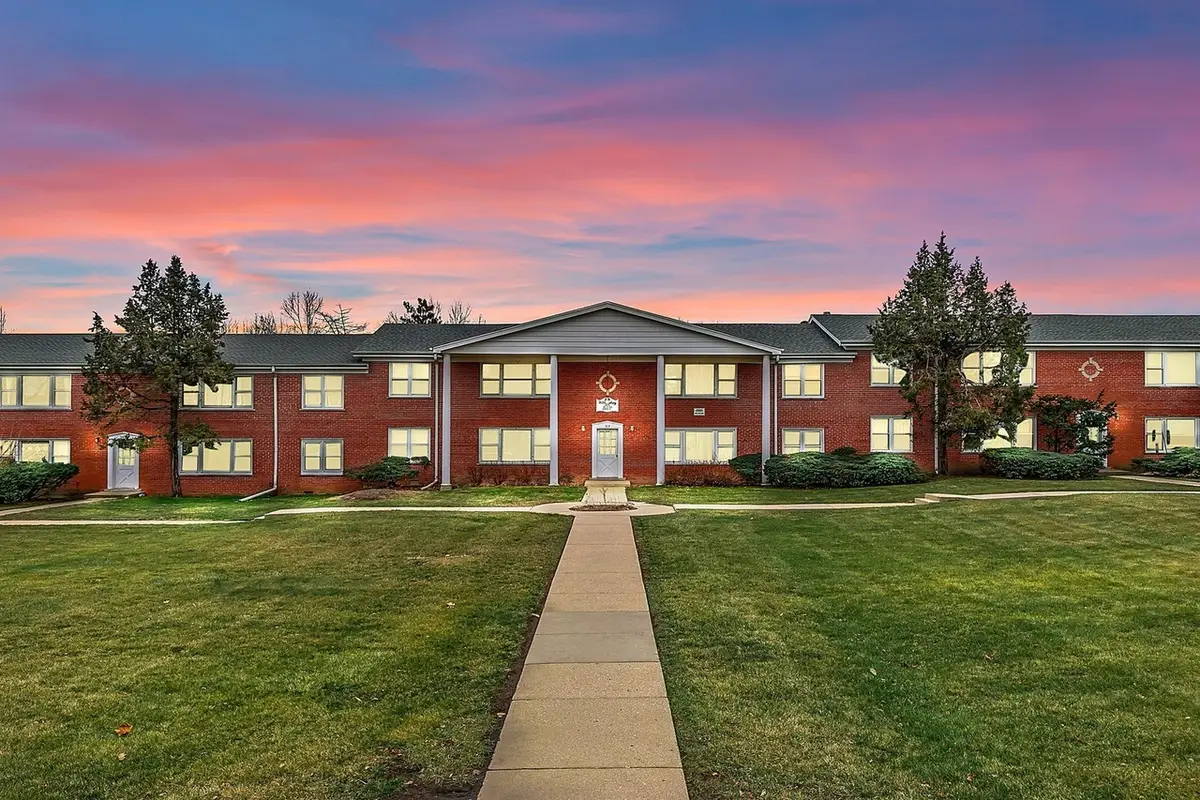 209 W Johnson Street #1B, Palatine, IL 60067 - Image #1