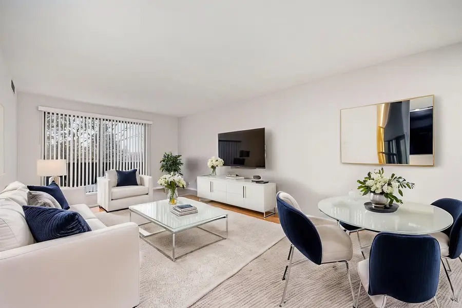 700 Wellington Avenue #207, Elk Grove Village, IL 60007 - Image #3