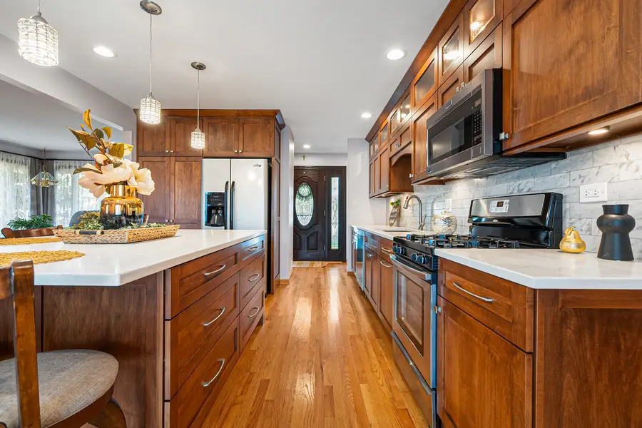 8832 Pleasant Avenue, Hickory Hills, IL 60457 - #2