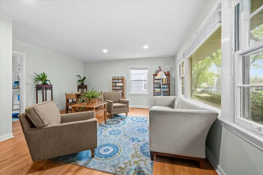 1042 Alfini Drive, Des Plaines, IL 60016 - #3