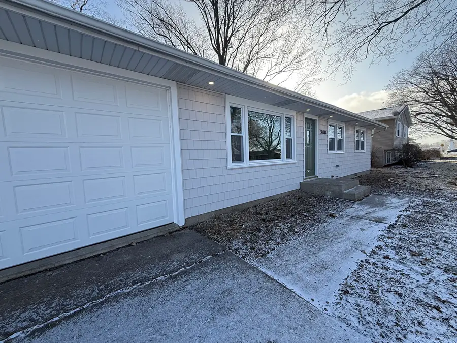 208 Sycamore Lane, Momence, IL 60954 - Image #2