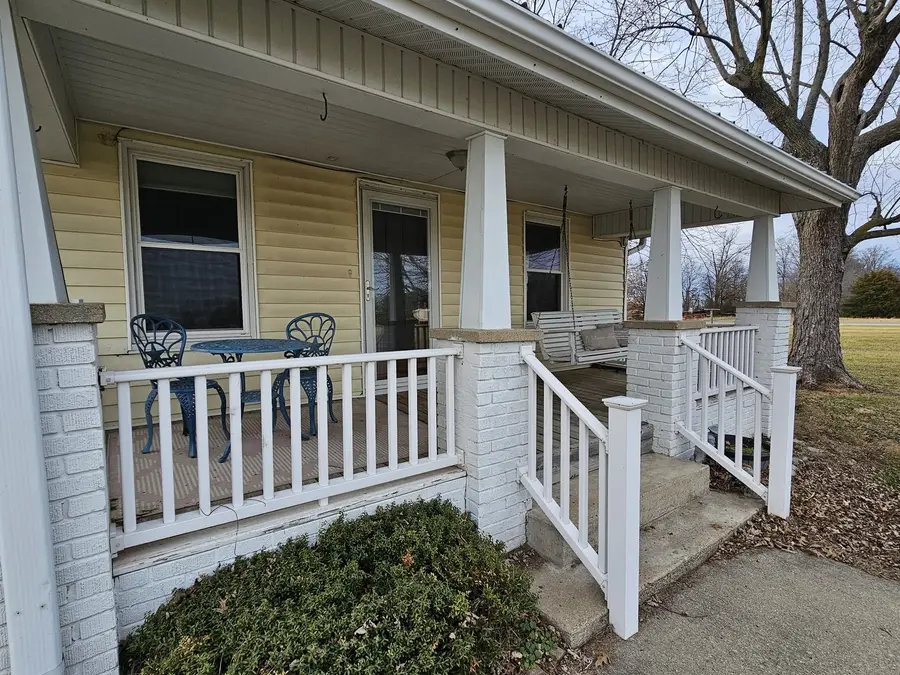 793 County Road 635 E, Wayne City, IL 62895 - Image #2