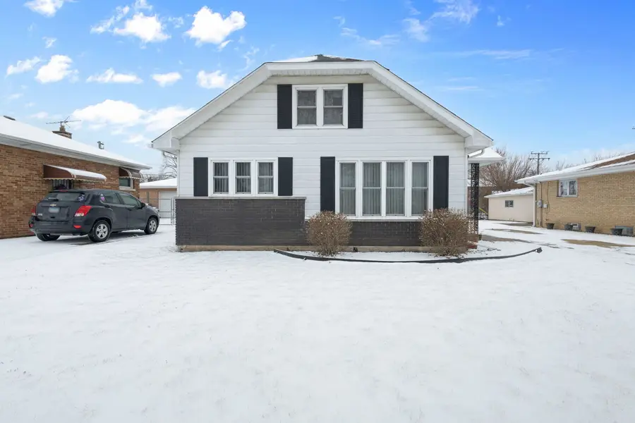 606 De Angelis Court, Chicago Heights, IL 60411 - Image #2