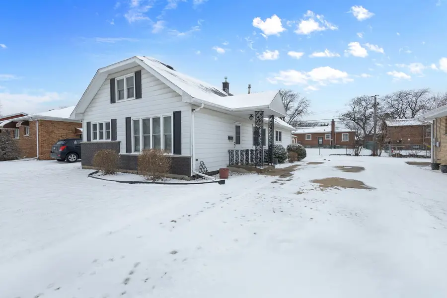 606 De Angelis Court, Chicago Heights, IL 60411 - Image #3