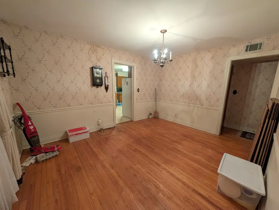 9319 N Knight Avenue, Des Plaines, IL 60016 - Image #3