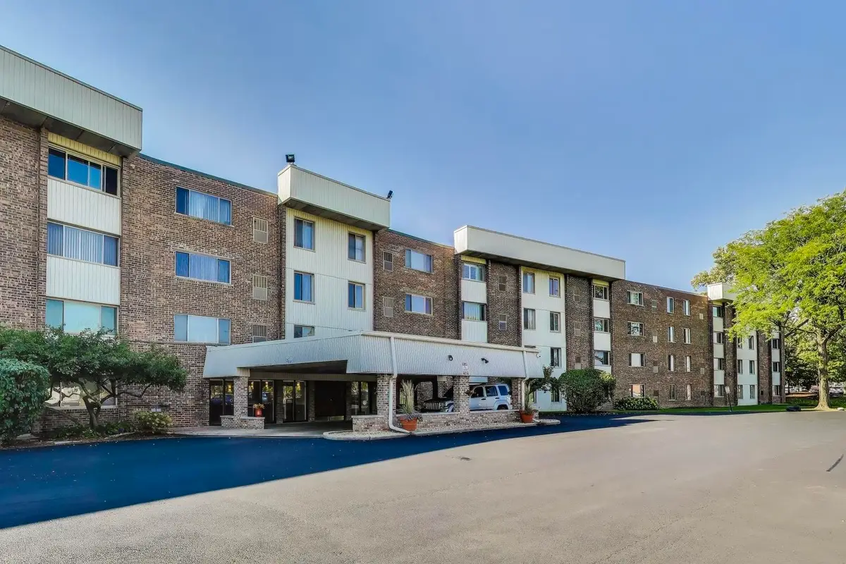 841 N York Street #109, Elmhurst, IL 60126 - Image #1