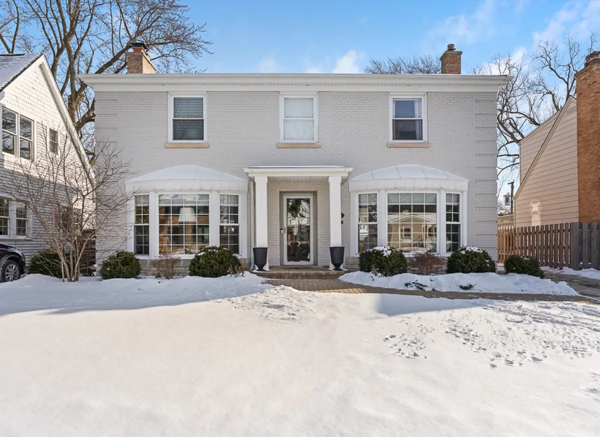 931 N Kennicott Avenue, Arlington Heights, IL 60004 - Image #1