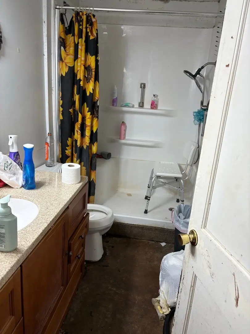 235 E Madison Street, Paris, IL 61944 - Image #3