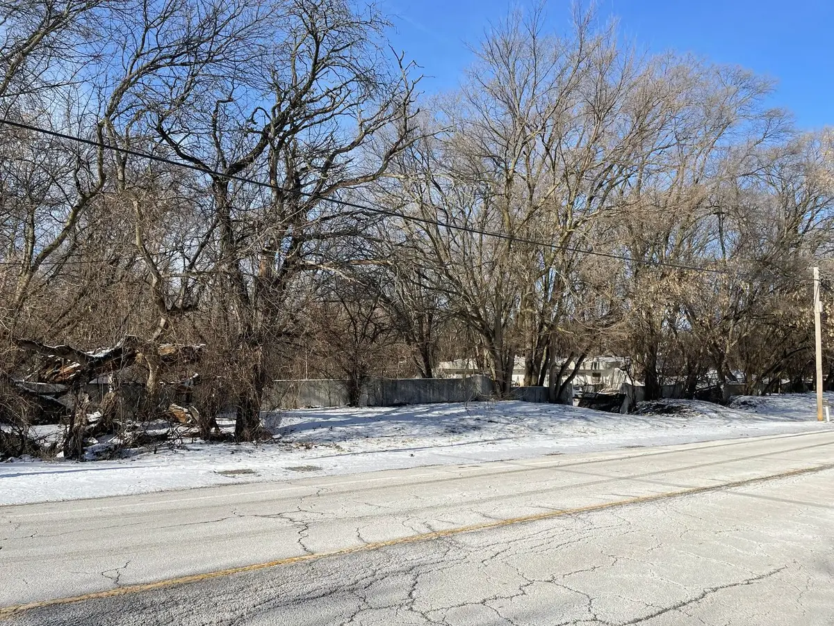 468-470 N East River Road, Des Plaines, IL 60016 - Image #1