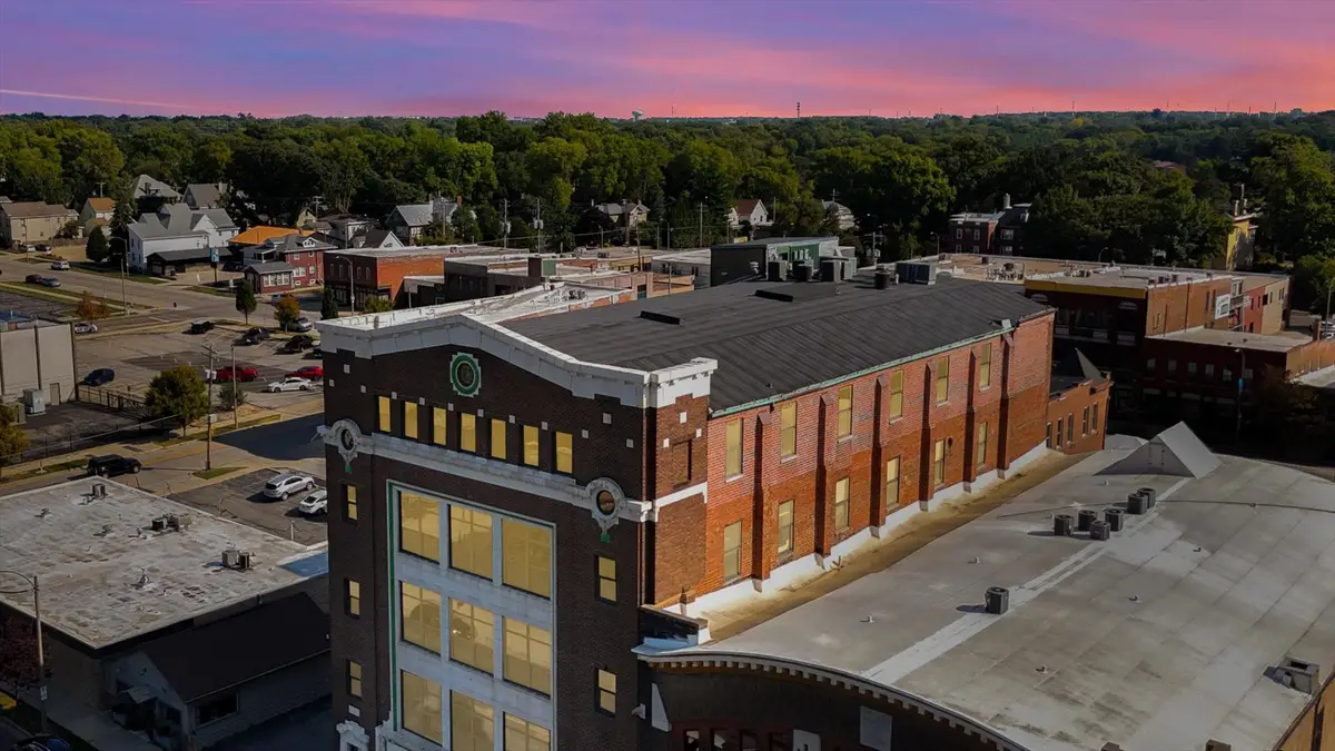 209 E Washington Street #5, Bloomington, IL 61701 - Image #1