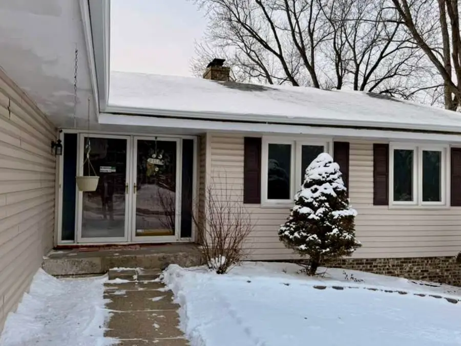 1286 Roxbury Road, Rockford, IL 61107 - Image #2