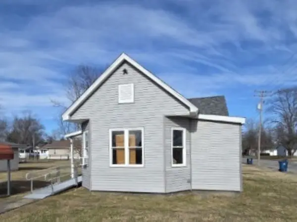 208 Burkett Street, Benton, IL 62812