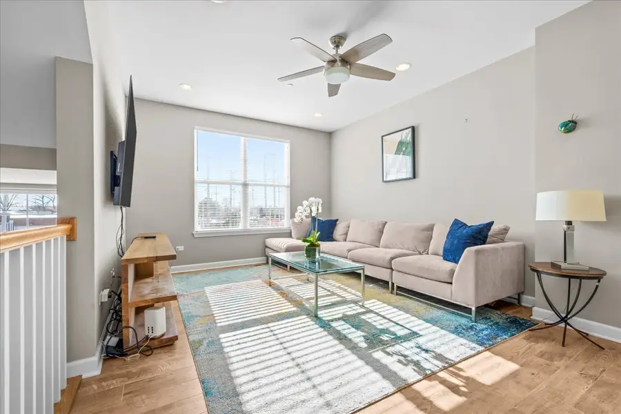 1941 Kingsley Circle, Northbrook, IL 60062 - #3