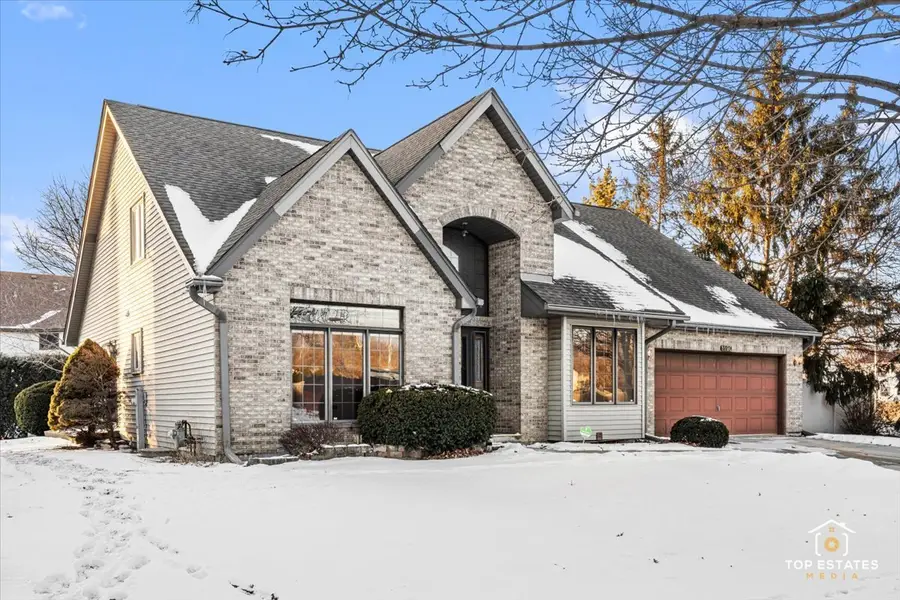 1190 Woodcreek Lane, Hoffman Estates, IL 60169 - Image #2