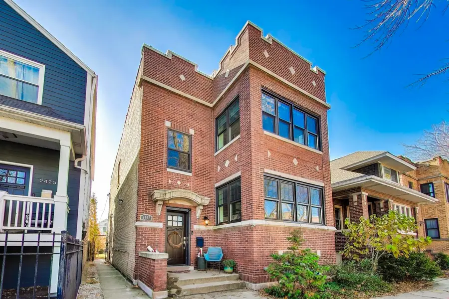 2429 W Pensacola Avenue, Chicago, IL 60618 - Image #3