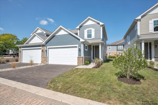 425 Haber Road #6, Cary, IL 60013