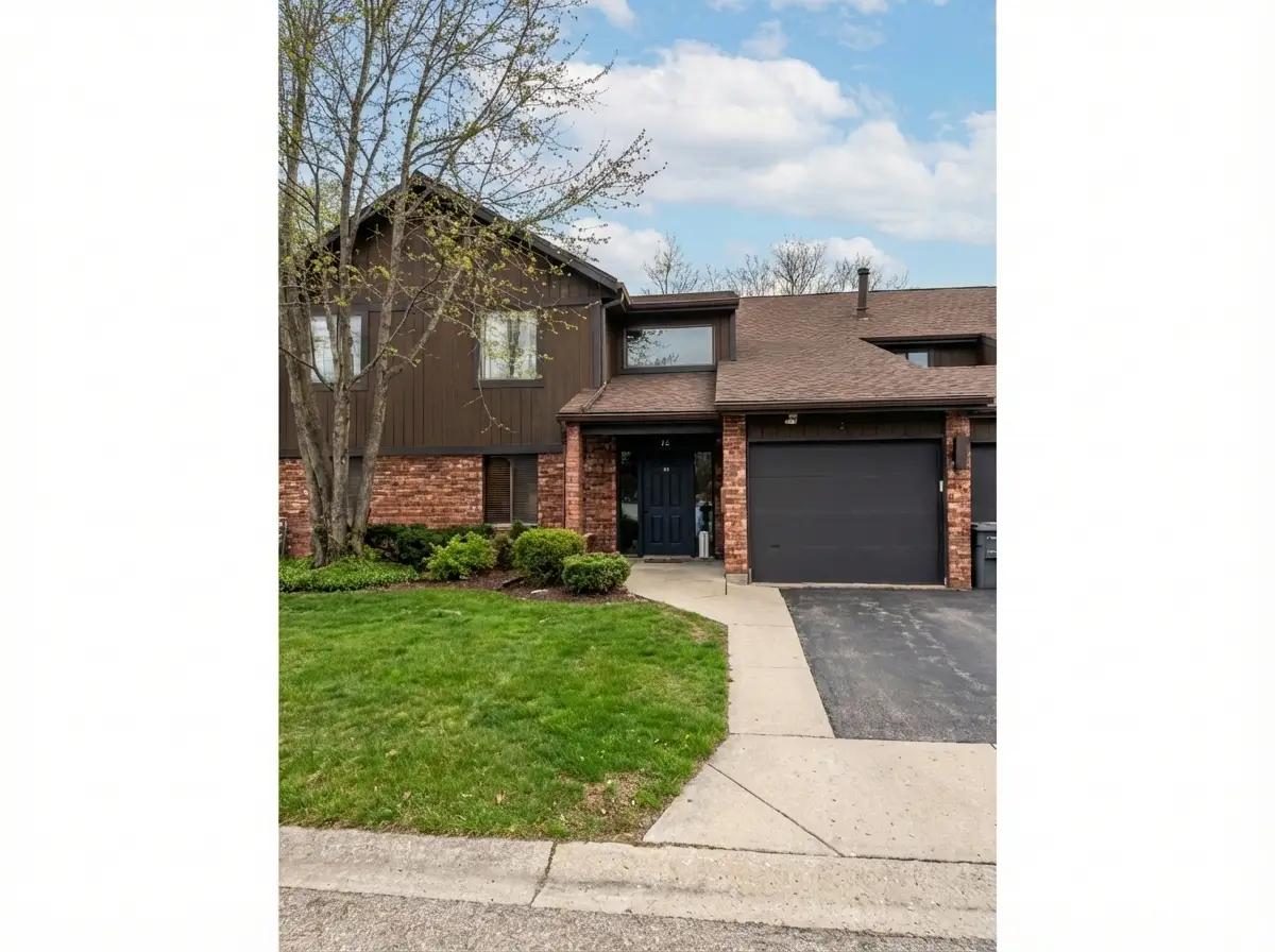 15 Creekside Circle #B, Elgin, IL 60123 - Image #1