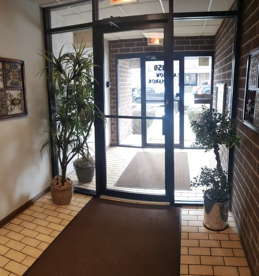 8350 W Addison Street #201, Chicago, IL 60634 - Image #3