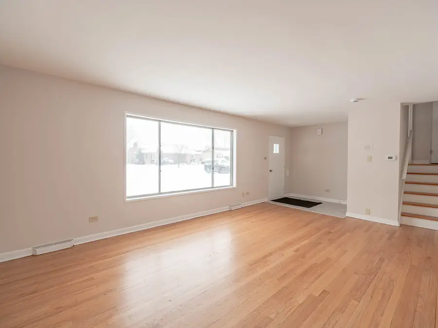 8425 W Carol Street, Niles, IL 60714 - Image #2