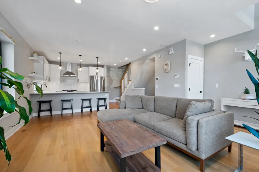 2245 N Rockwell Street, Chicago, IL 60647 - Image #3