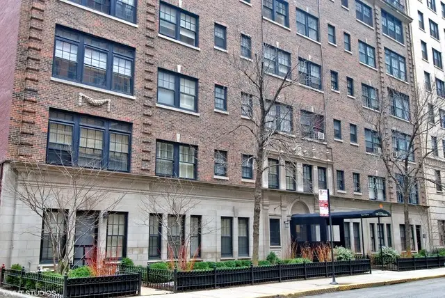 230 E Delaware Place #1E, Chicago, IL 60611 - Image #1