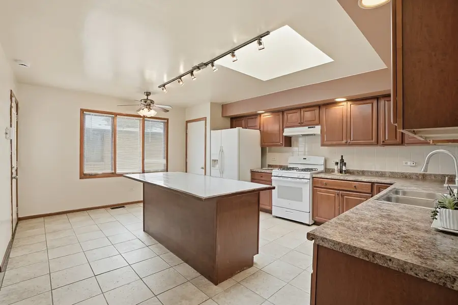 15641 Cottage Grove Avenue, Dolton, IL 60419 - #3