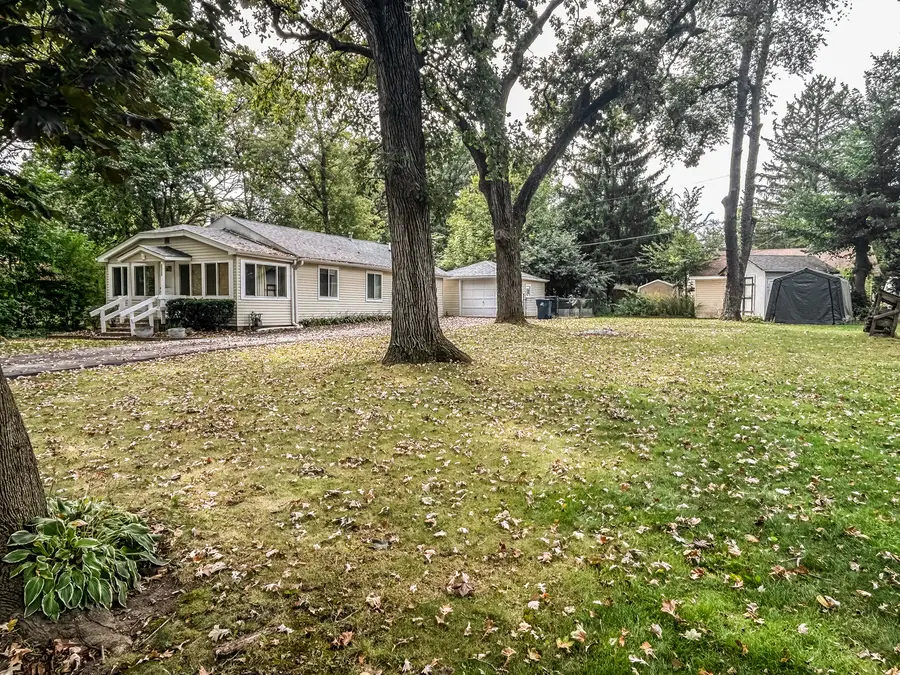 27692 N Oak Street, Island Lake, IL 60042 - Image #2
