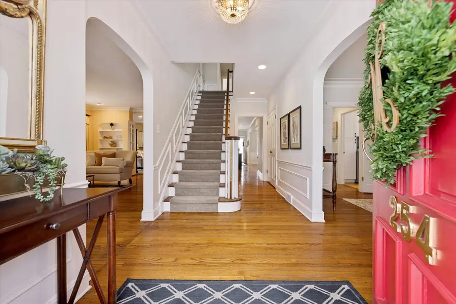 254 W Claremont Street, Elmhurst, IL 60126 - Image #2