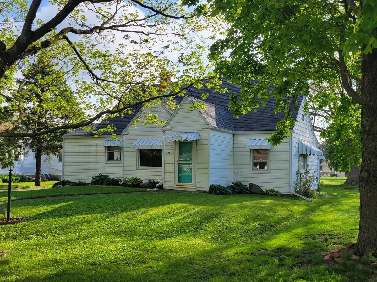 208 N Maple Street, Toluca, IL 61369 - #1