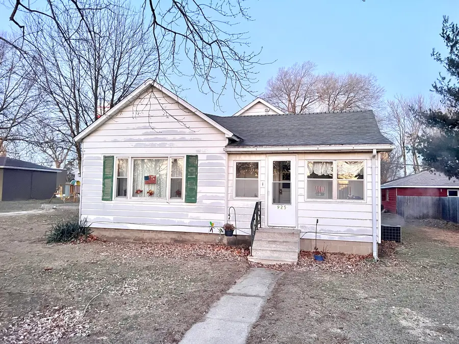 925 8th Street, Erie, IL 61250 - Image #2