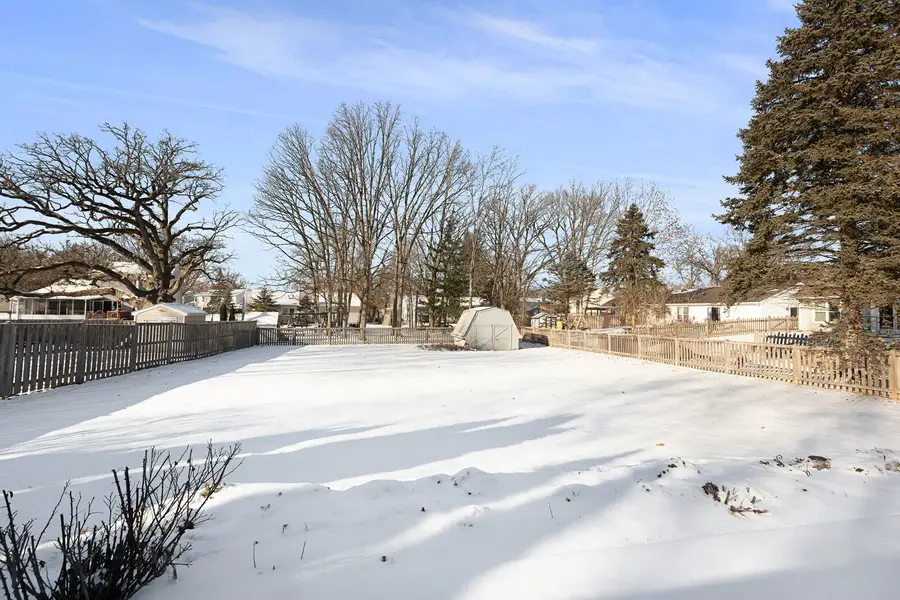 1041 Wimbledon Drive, Island Lake, IL 60042 - Image #3