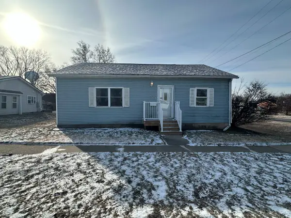 627 12th Street, Dewitt, IA 52472