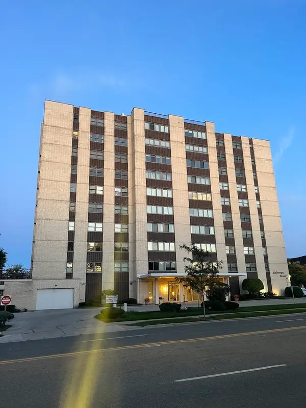 141 N La Grange Road #602, La Grange, IL 60525